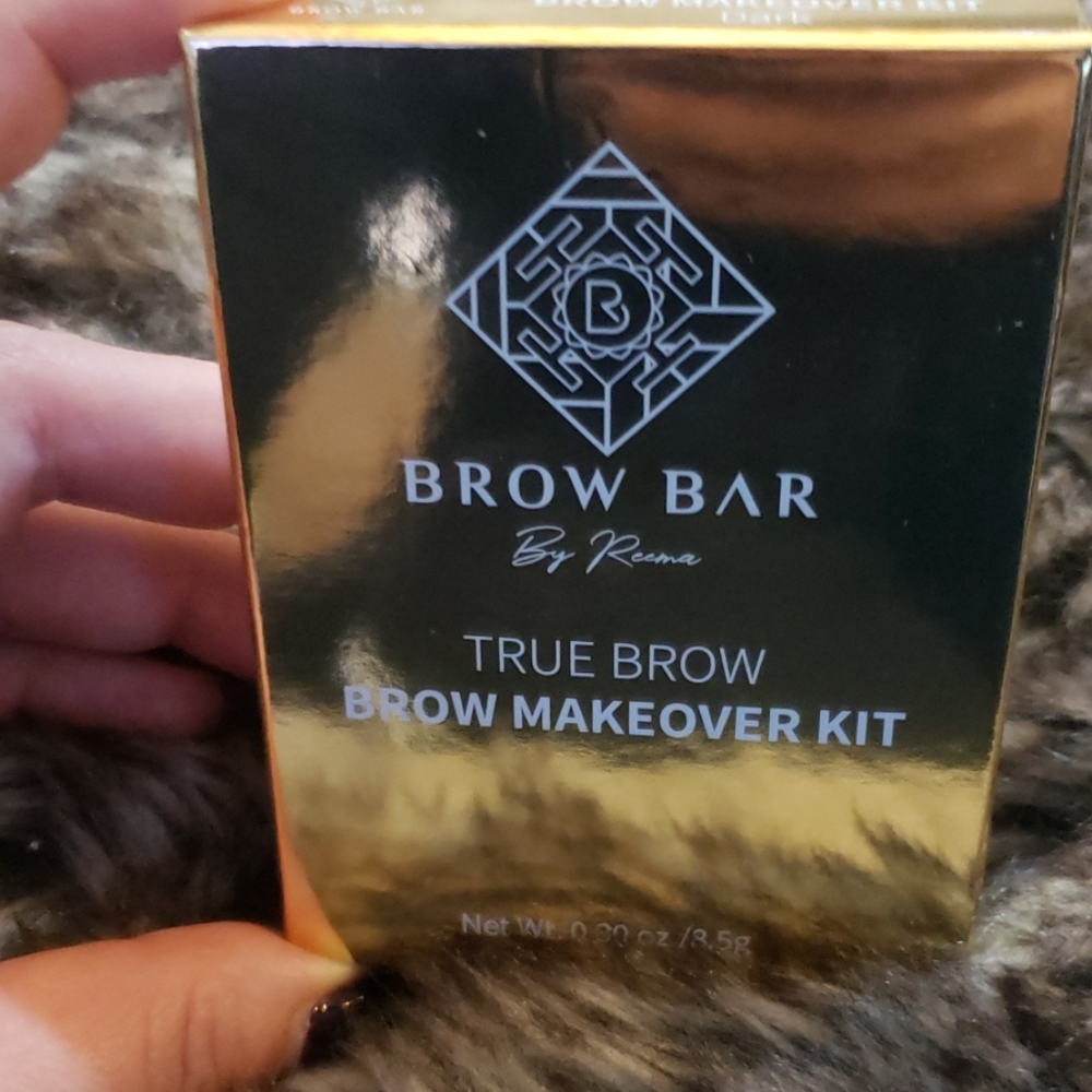 Brow makeover kit